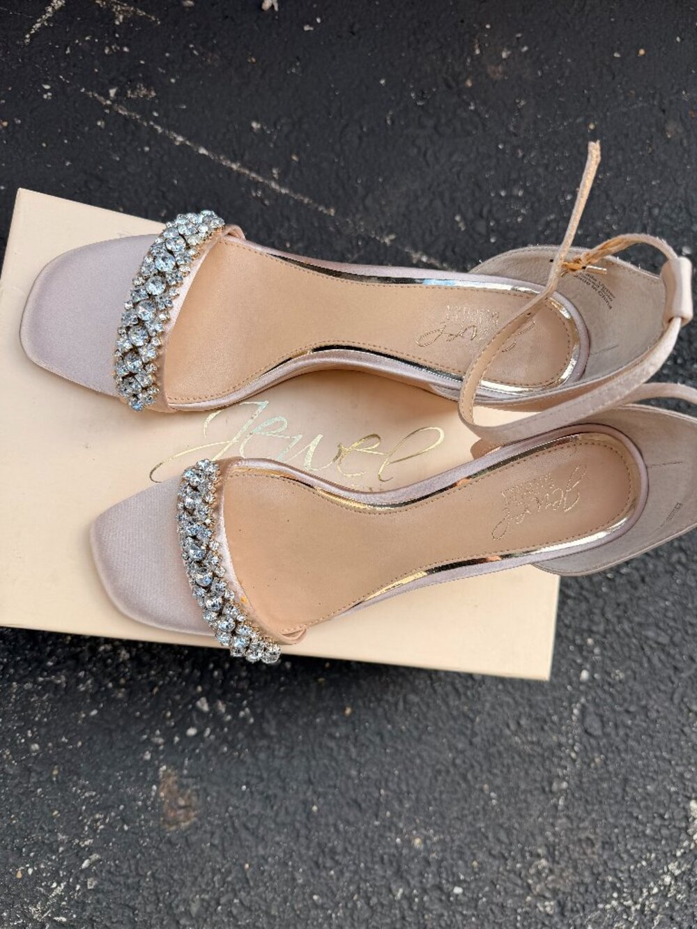 Jewel Badgley Mischka Wedge Heel Women's Size 8.5